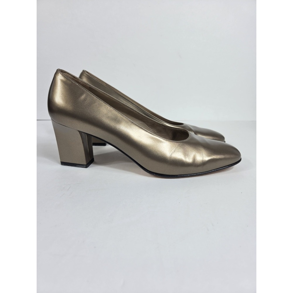 Vtg Salvatore Ferragamo Pewter Metallic Almond Toe Heels Spell Out Heel Wmn 9.5